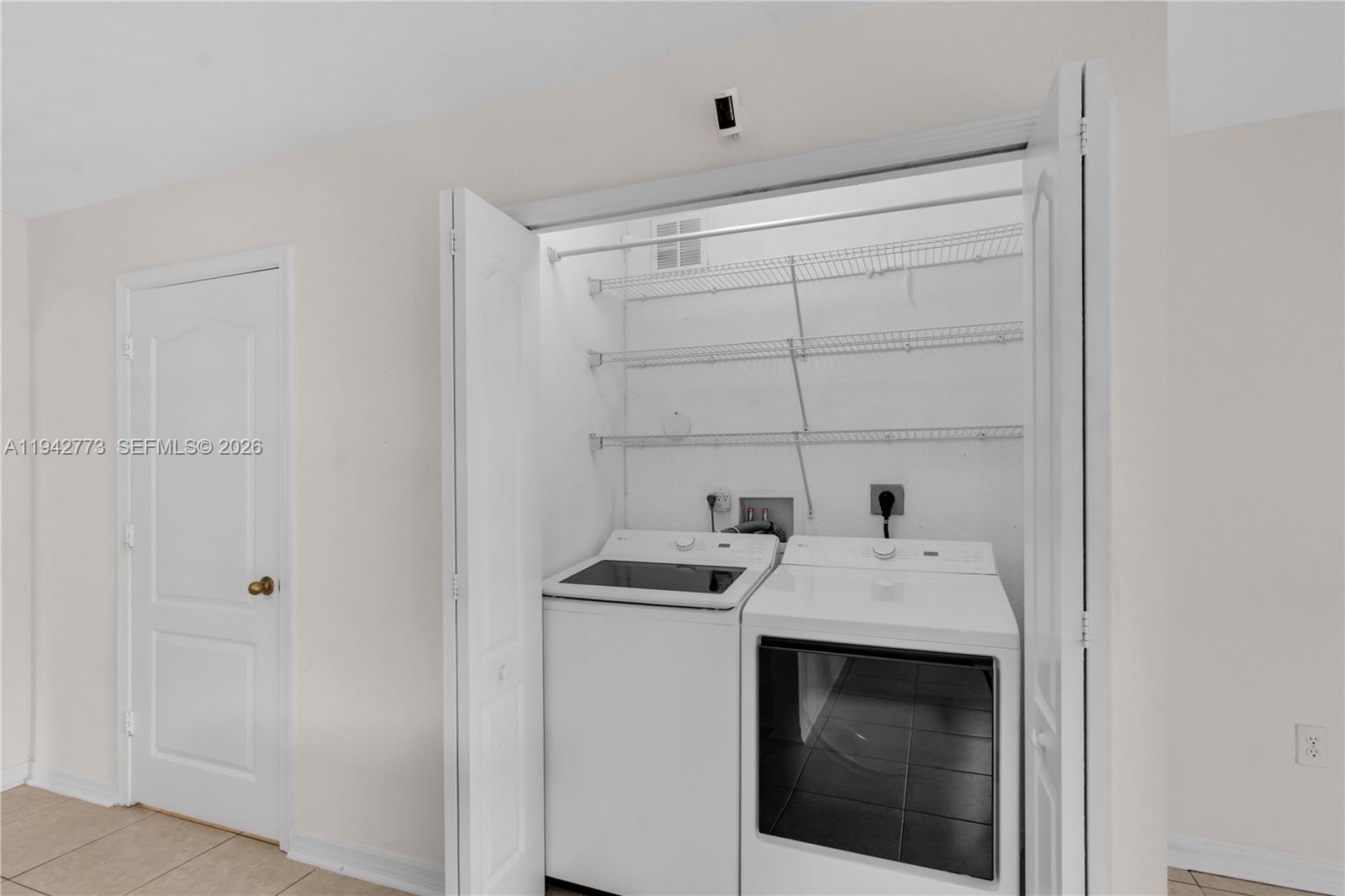 MELROSE POINT CONDO - Residential