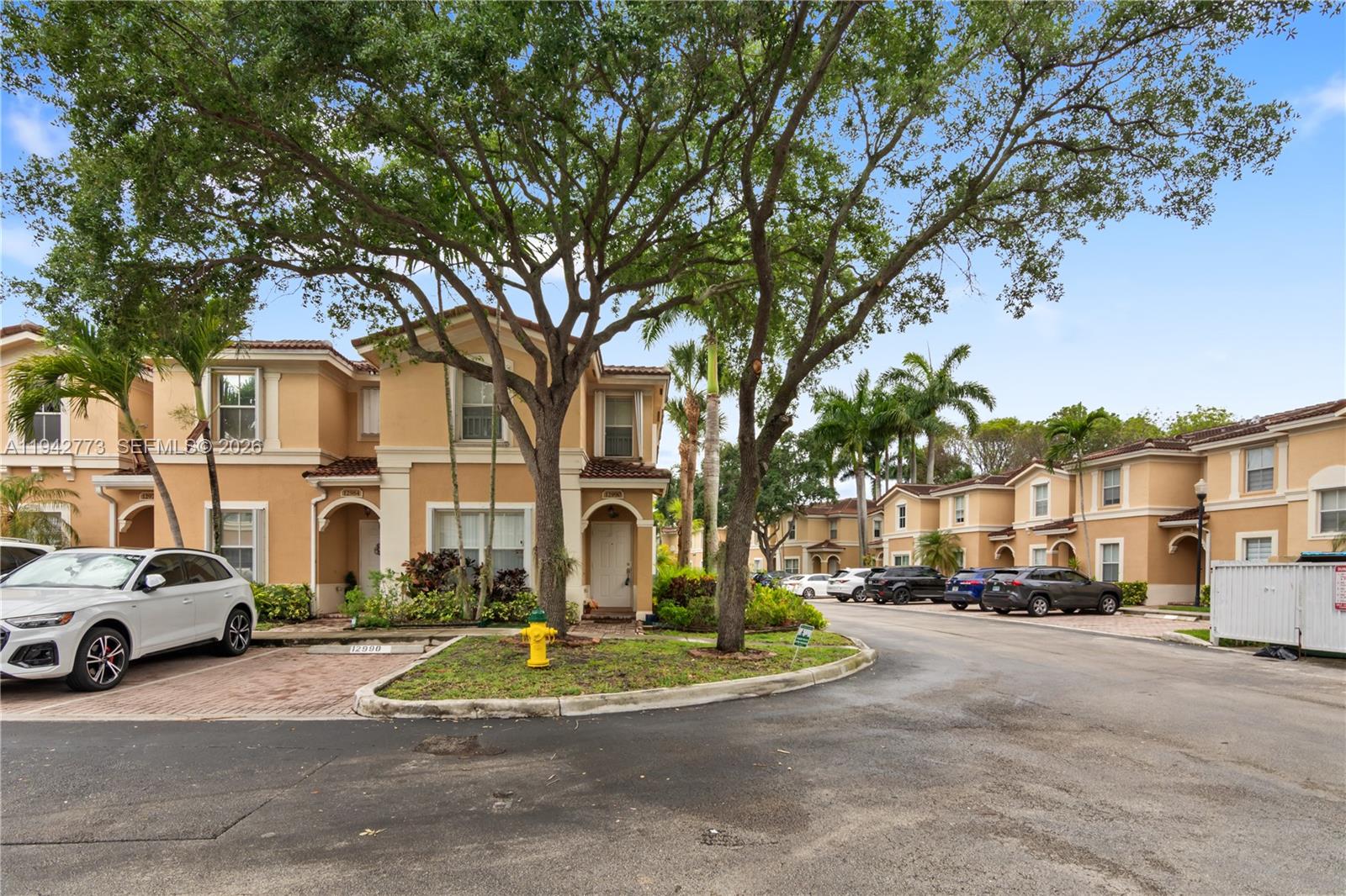 MELROSE POINT CONDO - Residential