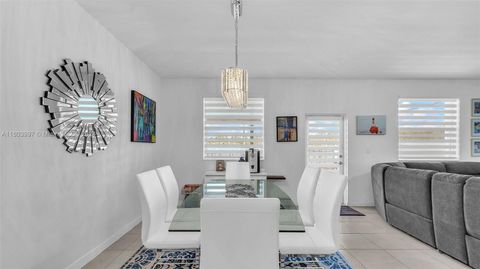 Single Family Residence in Miami FL 13351 184th Ter Ter 5.jpg