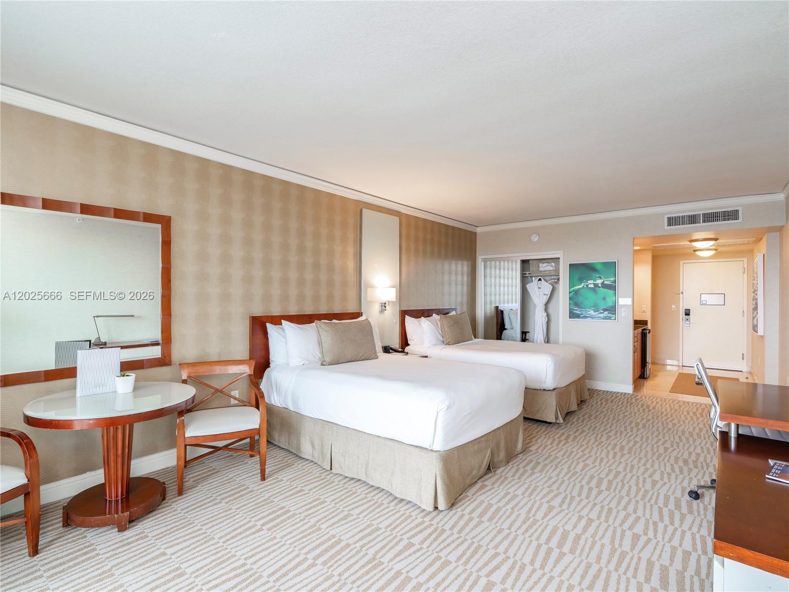 TRUMP INTERNATIONAL SONES - Residential