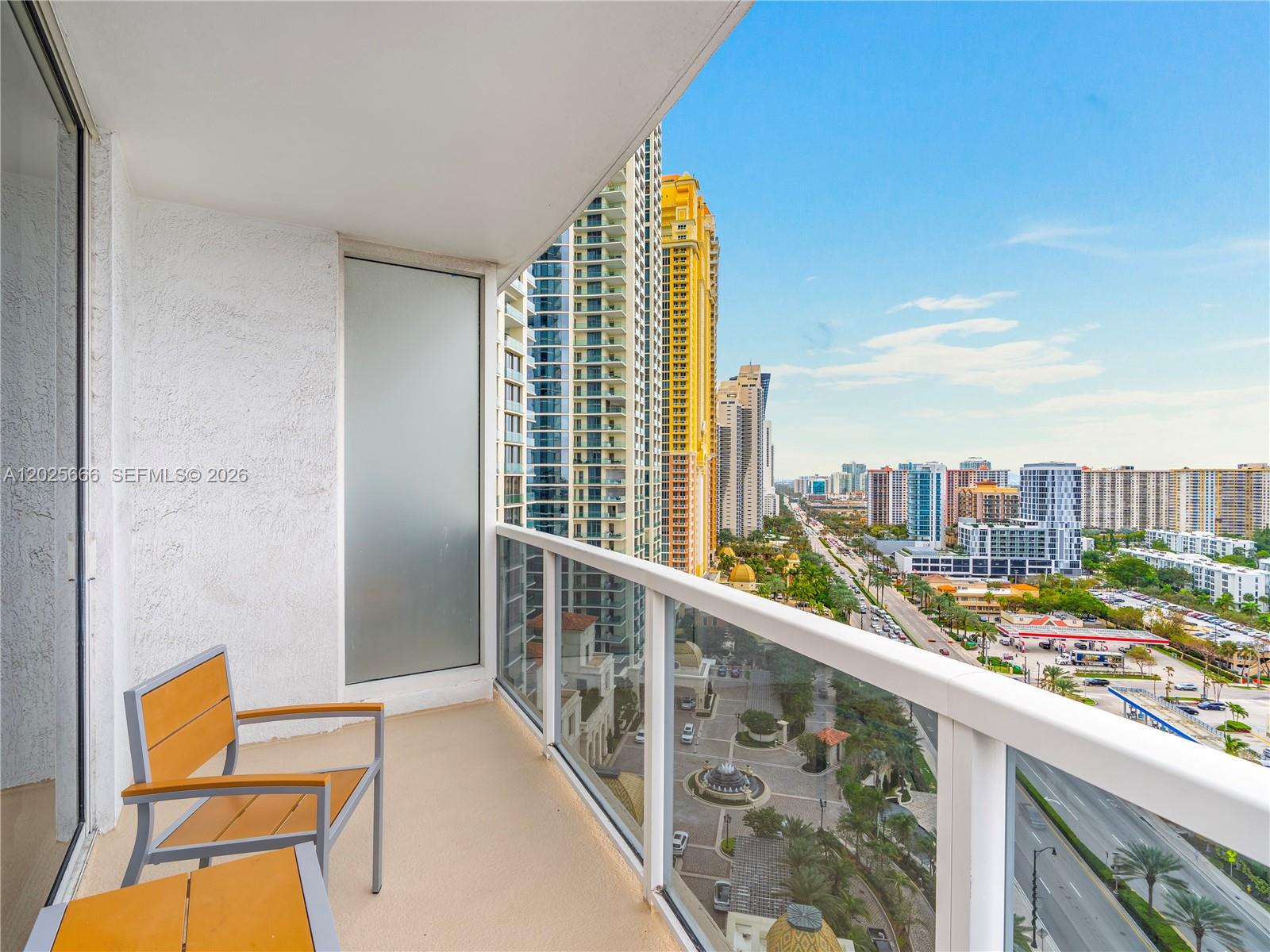 TRUMP INTERNATIONAL SONES - Residential