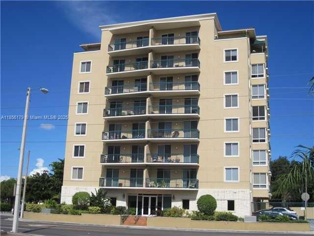 2501 Douglas Rd 606