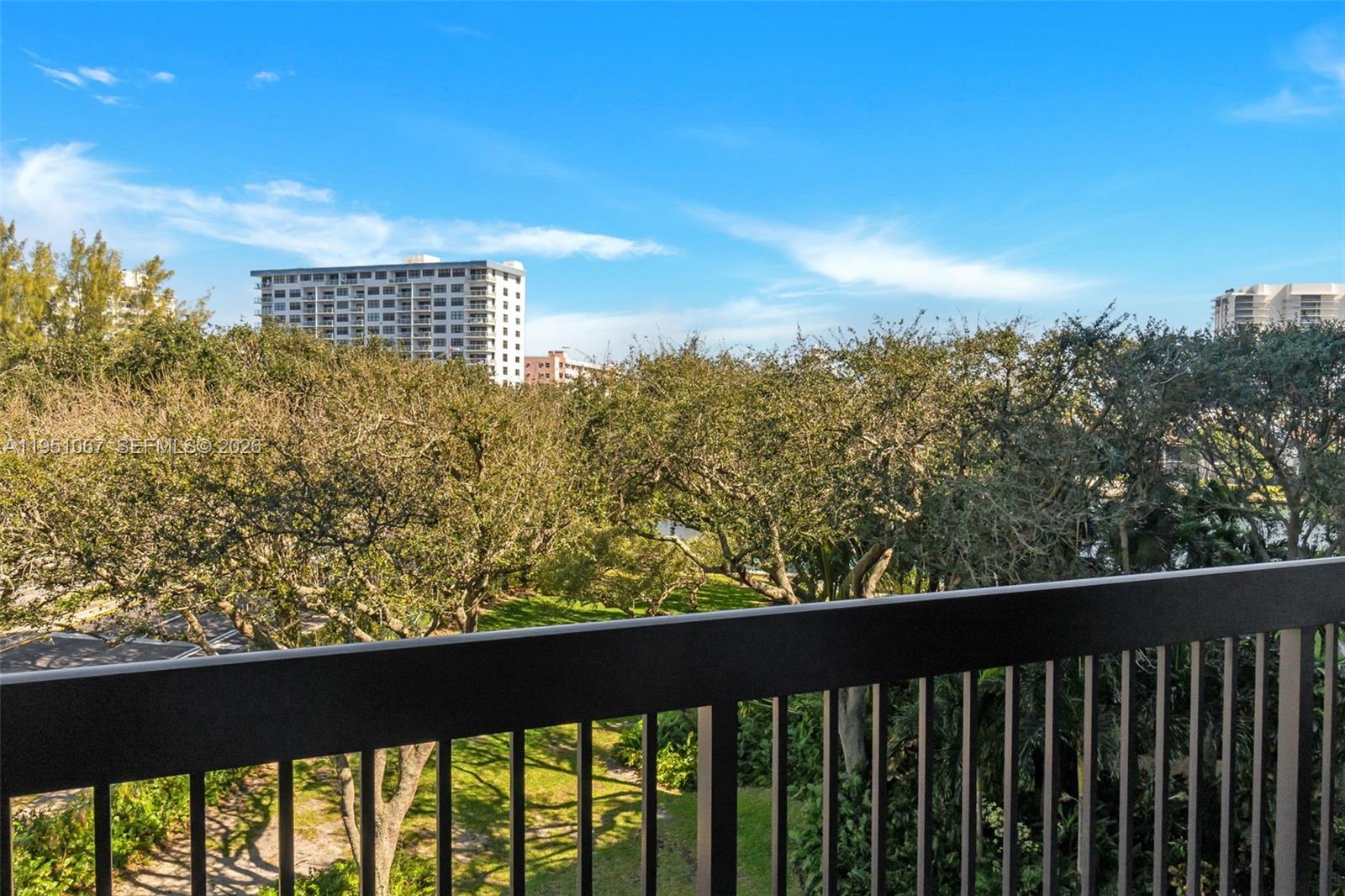 VOYAGER CONDO - Residential