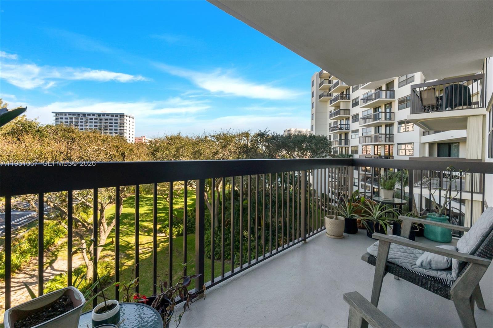 VOYAGER CONDO - Residential