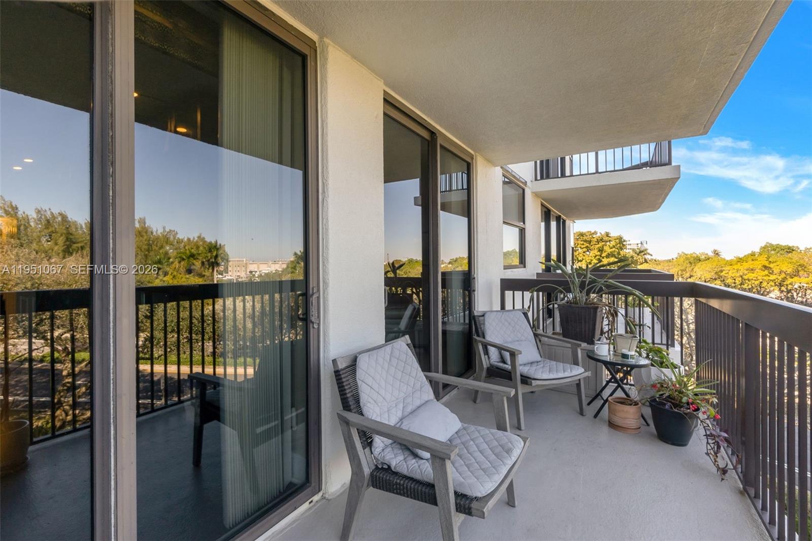 VOYAGER CONDO - Residential