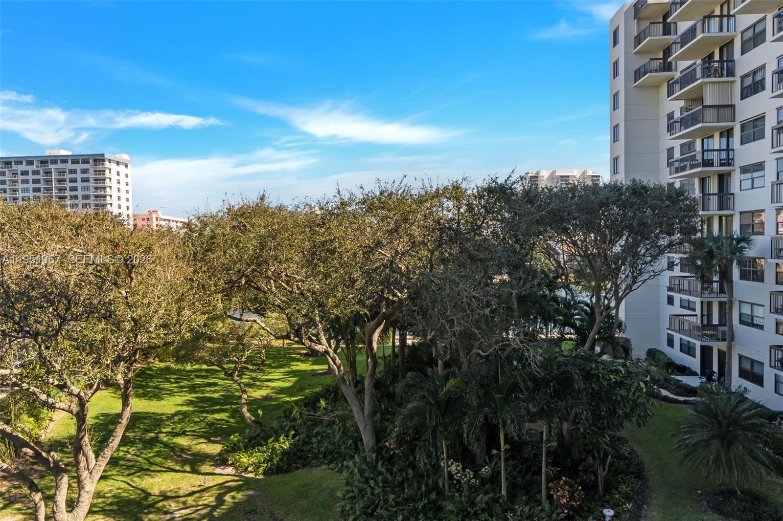 VOYAGER CONDO - Residential