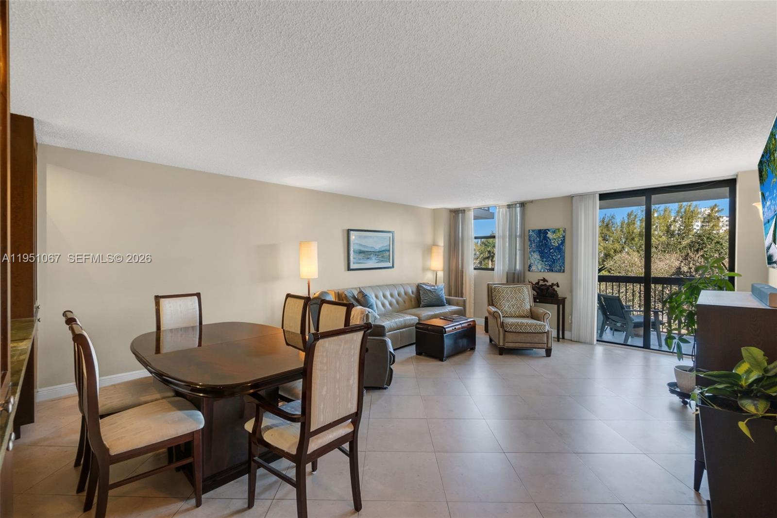 VOYAGER CONDO - Residential