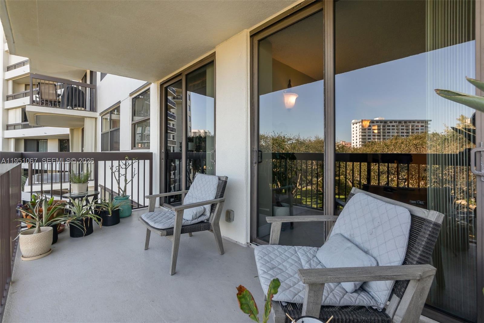 VOYAGER CONDO - Residential