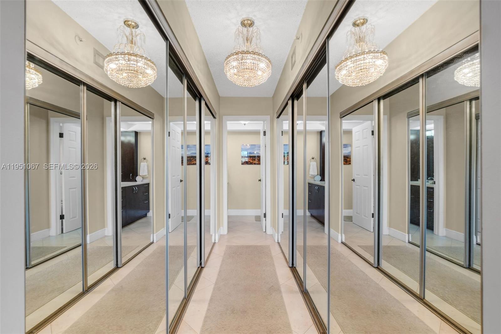 VOYAGER CONDO - Residential