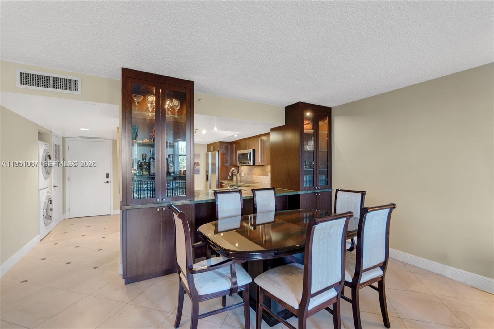 VOYAGER CONDO - Residential