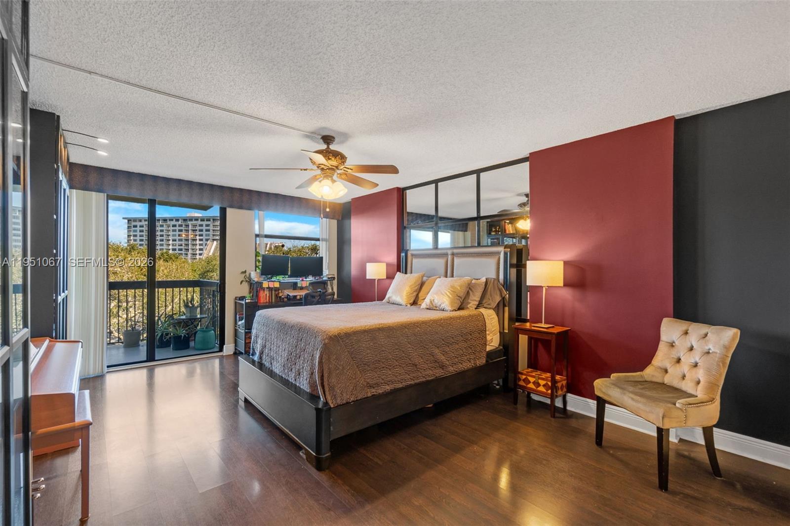 VOYAGER CONDO - Residential