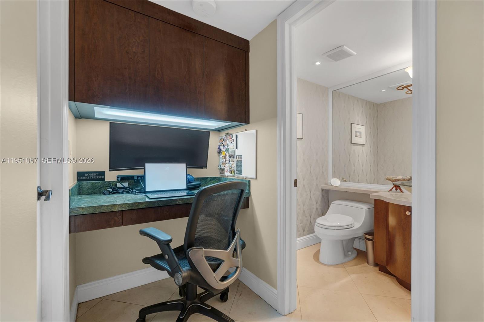 VOYAGER CONDO - Residential