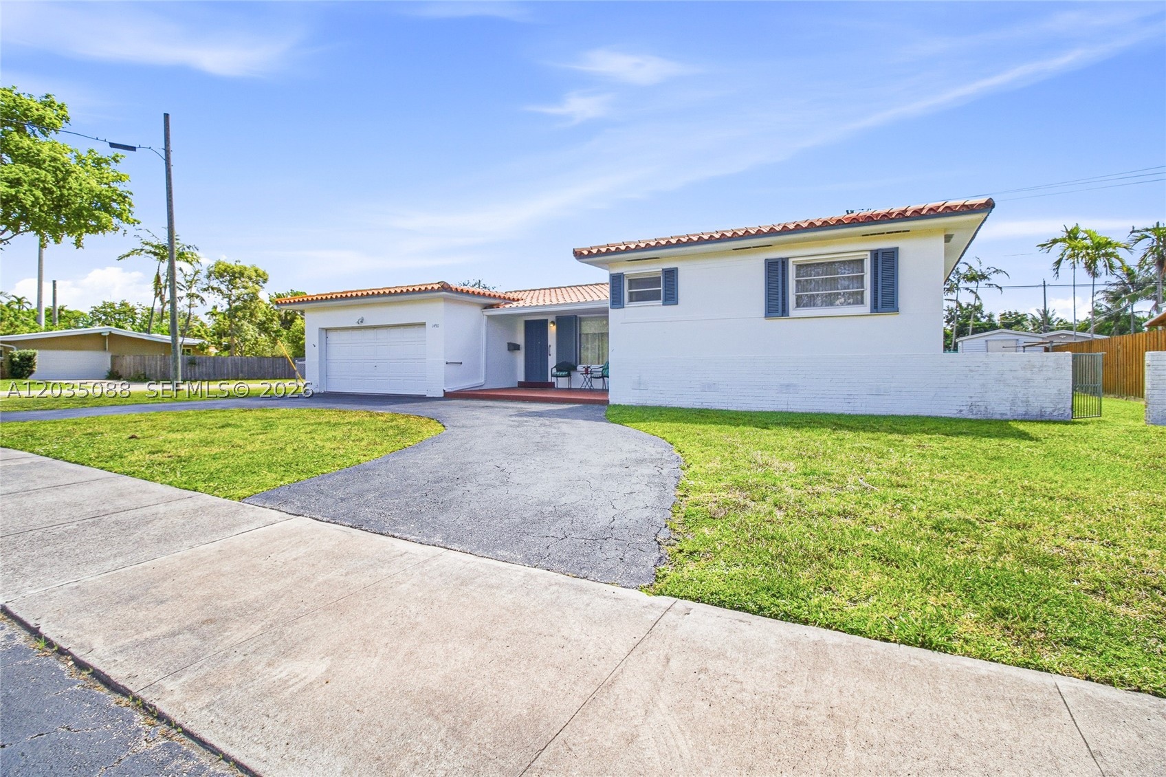 1490 Ludlam Dr