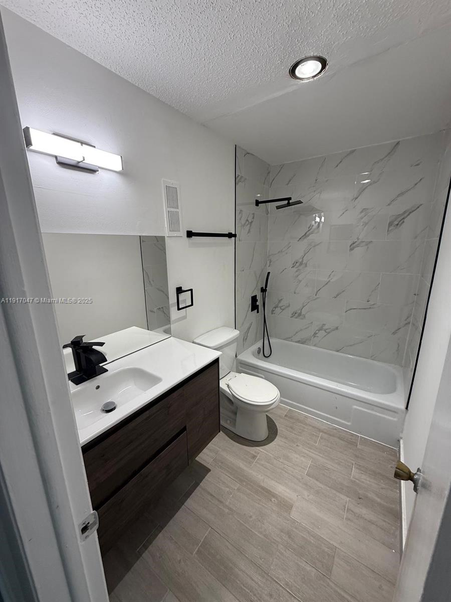 NEWPORT AT LAUDERHILL CON - Residential