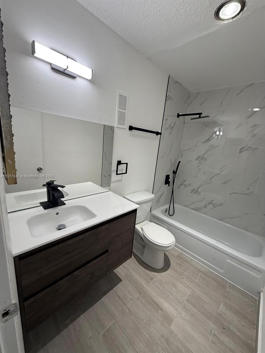 NEWPORT AT LAUDERHILL CON - Residential