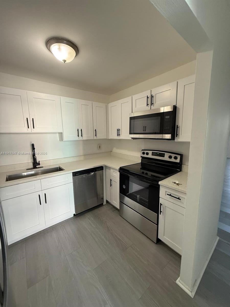 NEWPORT AT LAUDERHILL CON - Residential