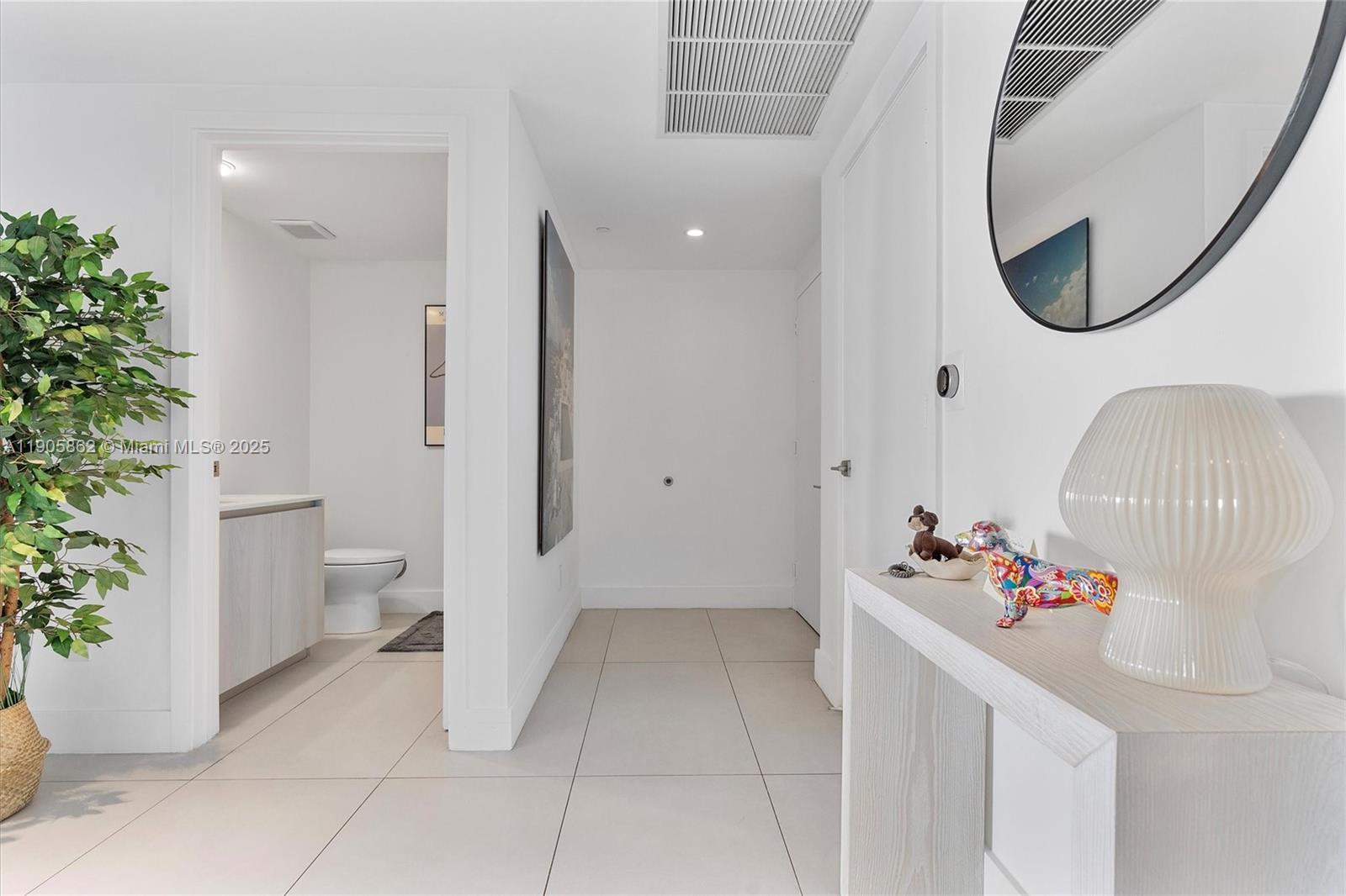 ONE PARAISO CONDO - Residential