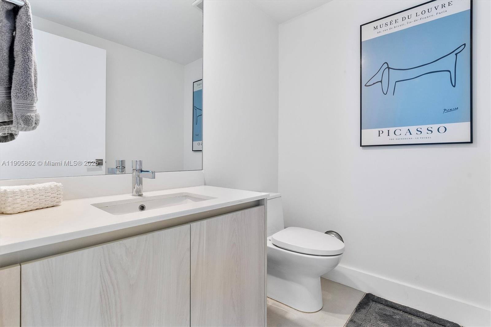 ONE PARAISO CONDO - Residential