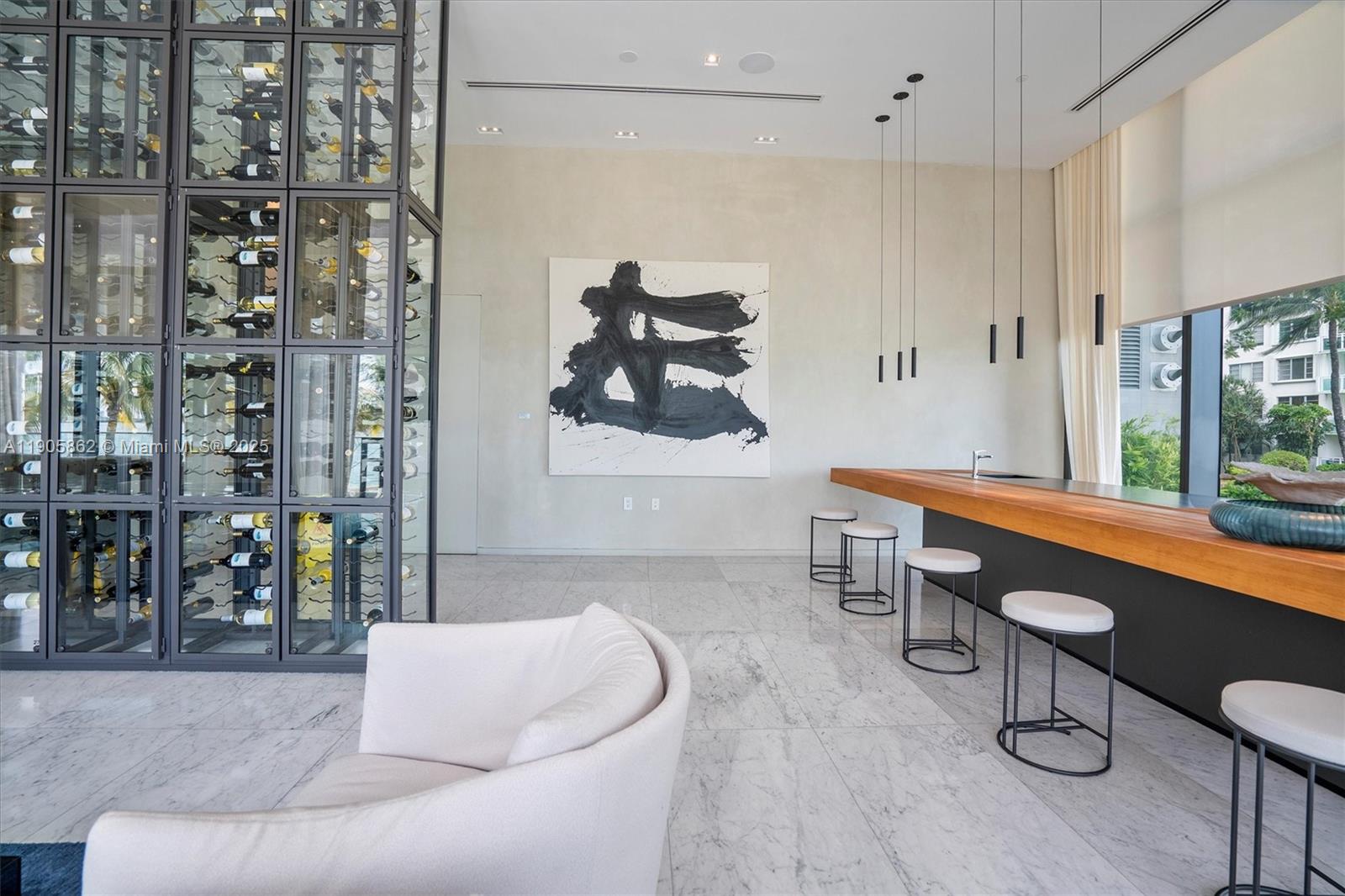 ONE PARAISO CONDO - Residential