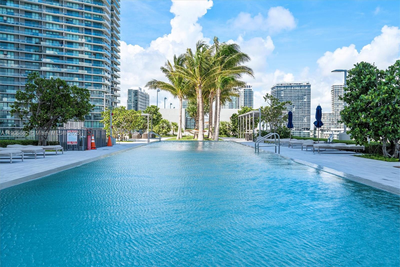 ONE PARAISO CONDO - Residential