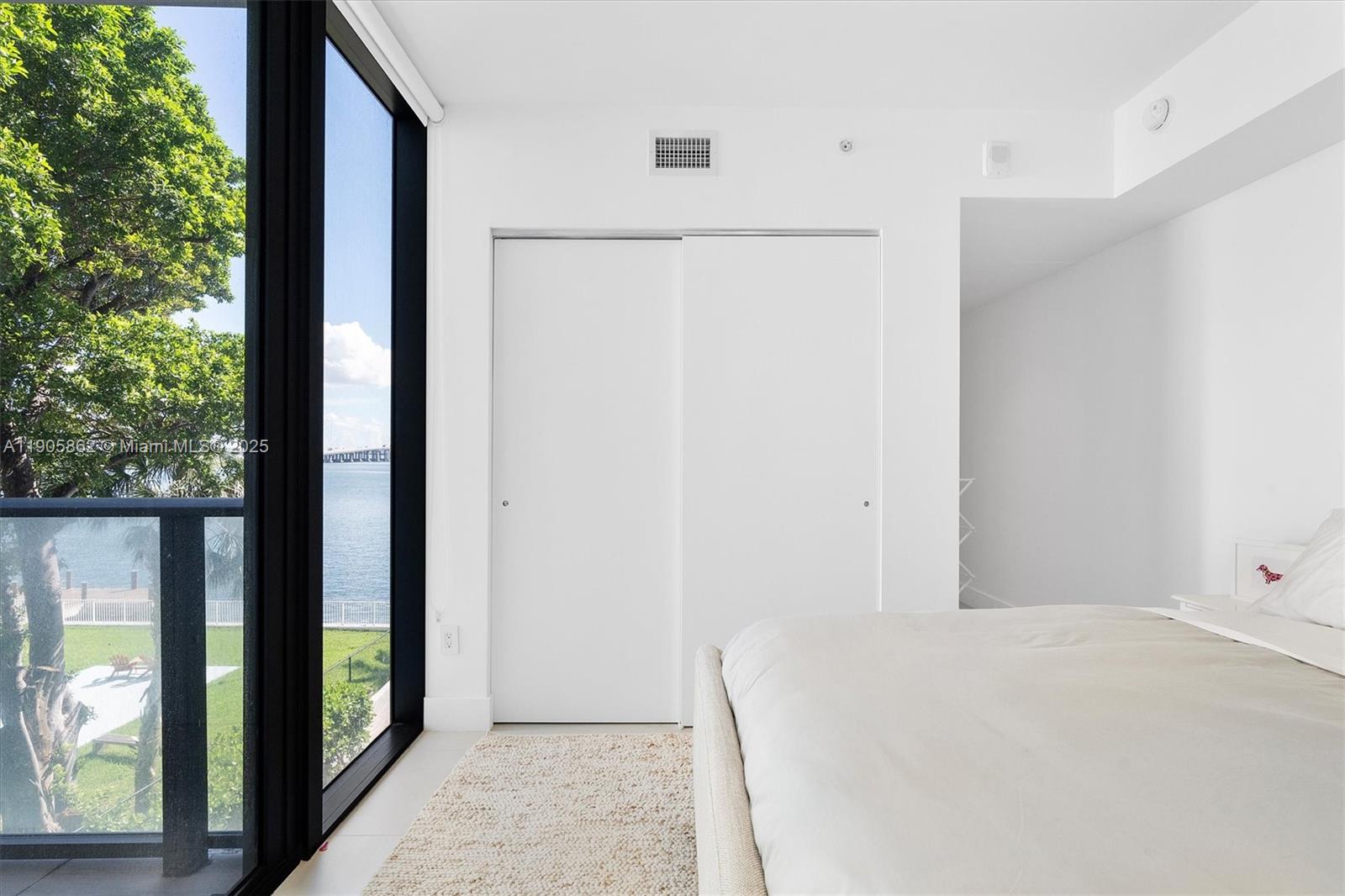 ONE PARAISO CONDO - Residential