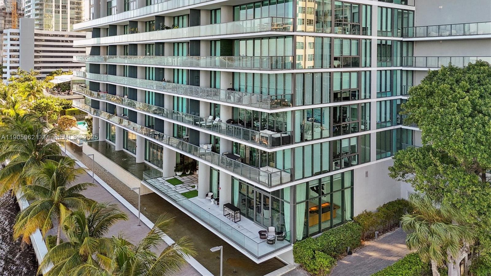 ONE PARAISO CONDO - Residential