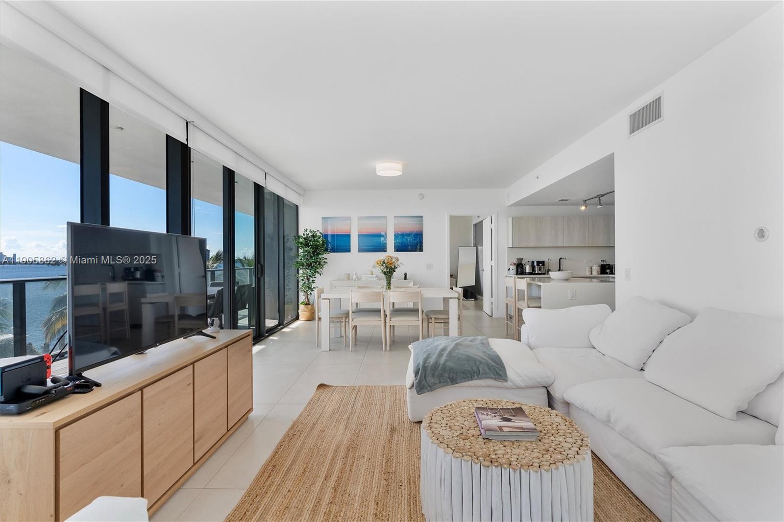 ONE PARAISO CONDO - Residential