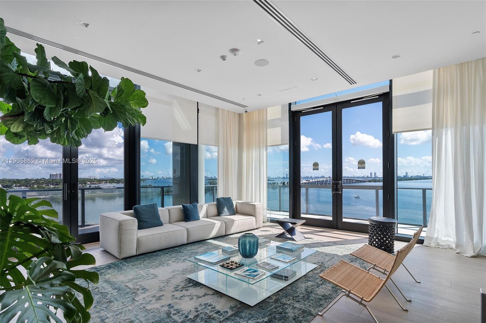 ONE PARAISO CONDO - Residential