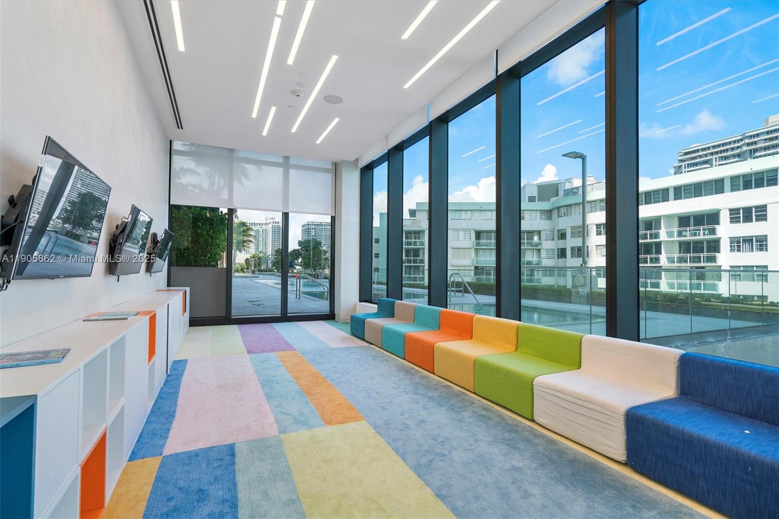 ONE PARAISO CONDO - Residential