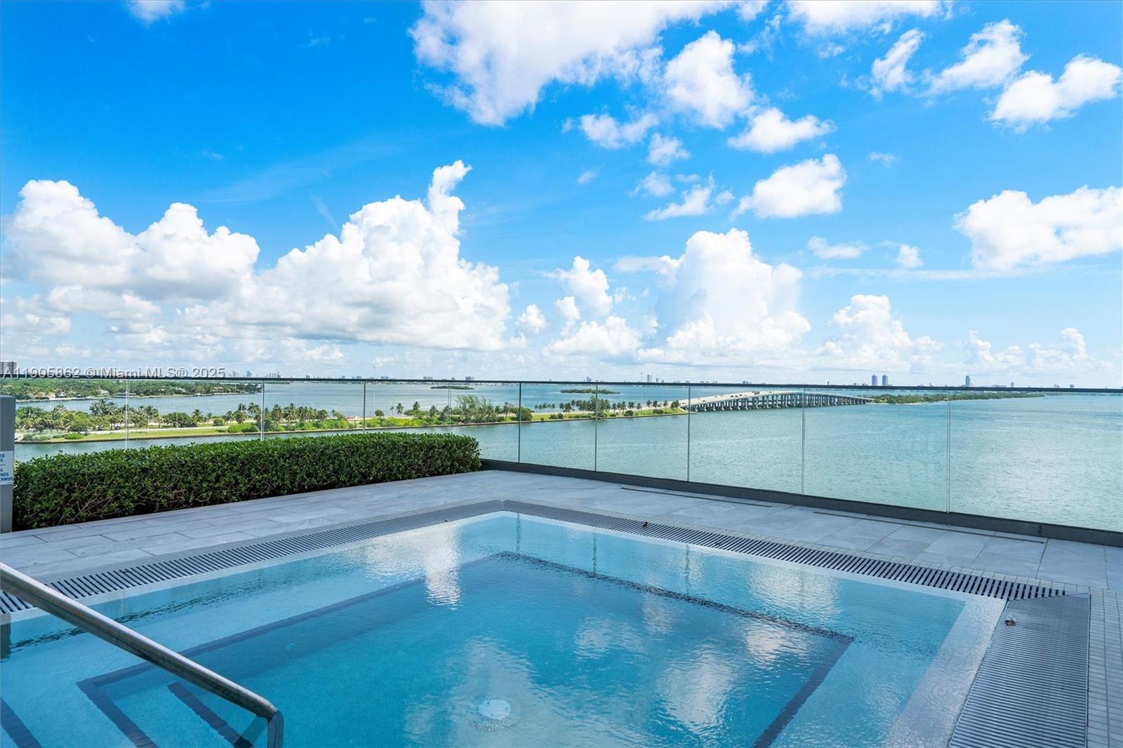 ONE PARAISO CONDO - Residential