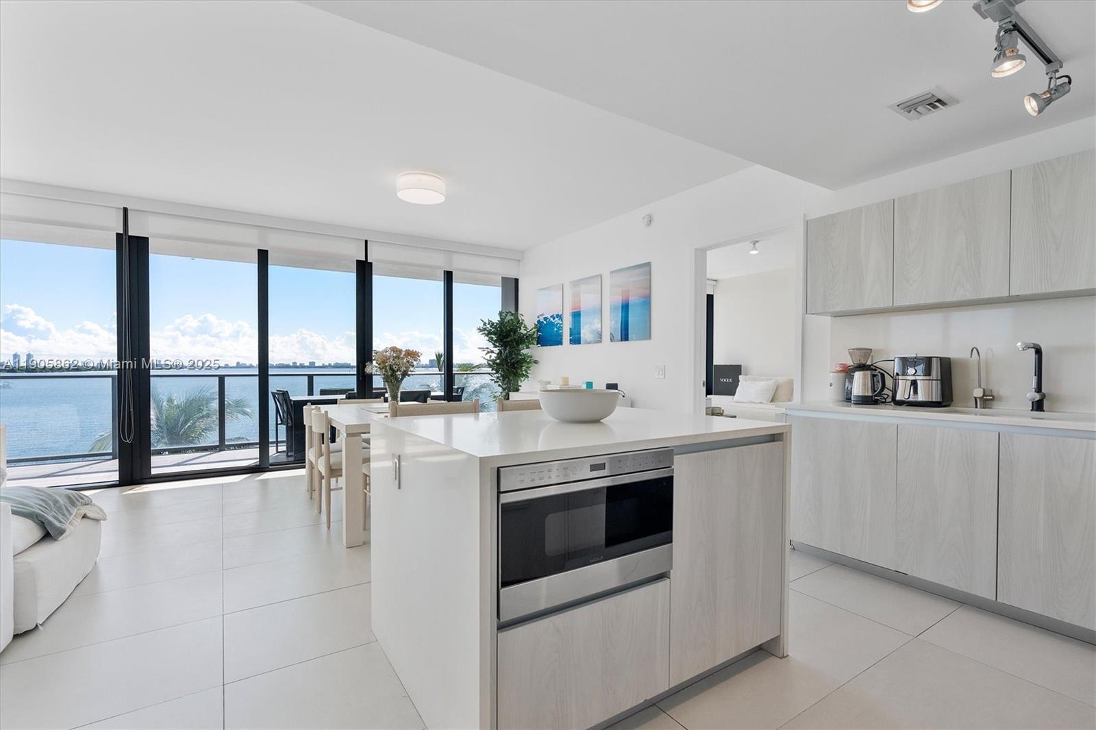 ONE PARAISO CONDO - Residential