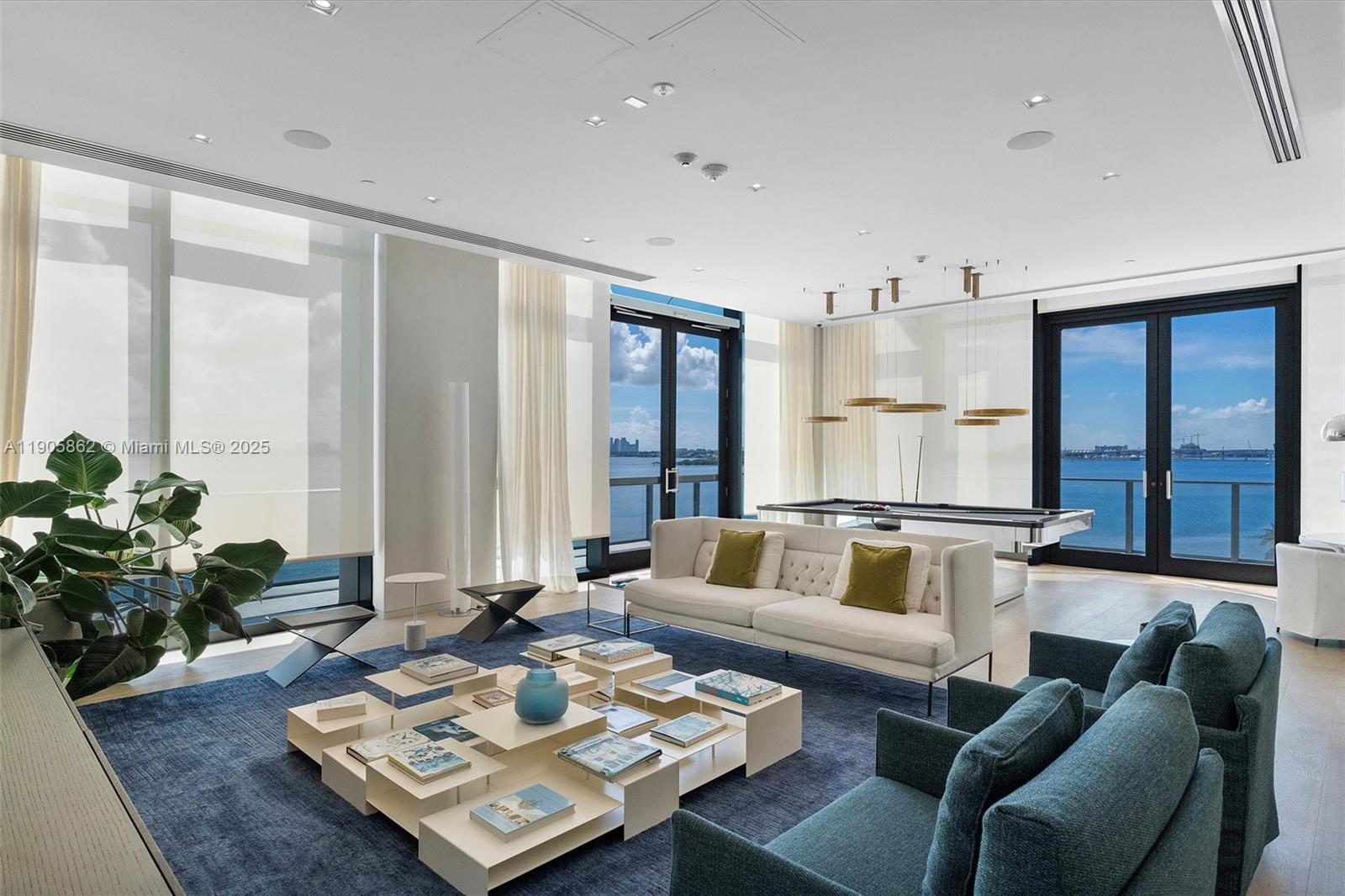 ONE PARAISO CONDO - Residential