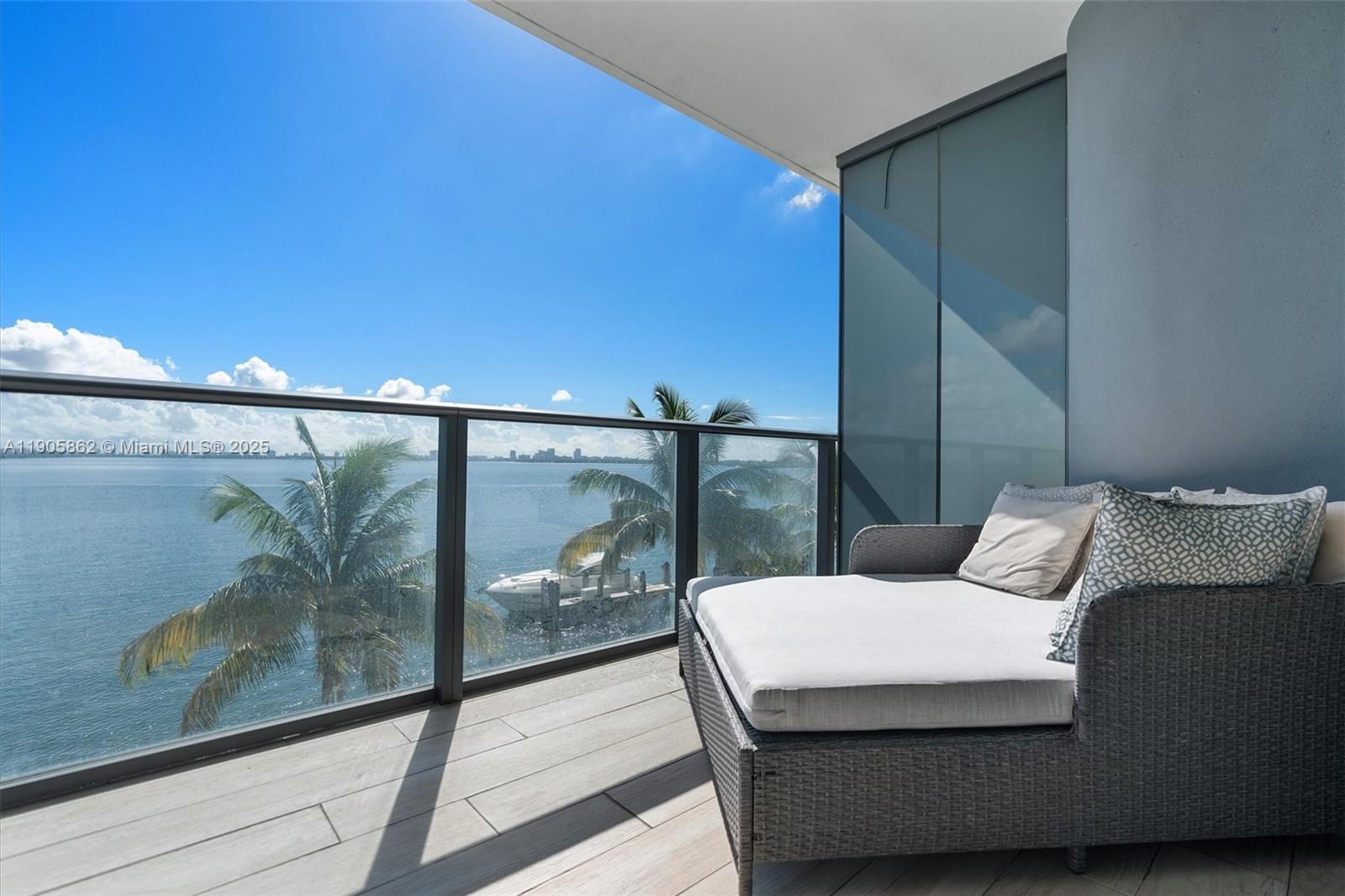 ONE PARAISO CONDO - Residential