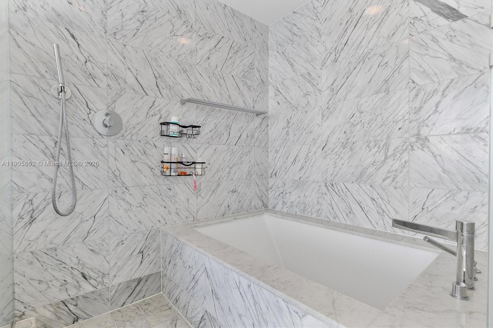 ONE PARAISO CONDO - Residential