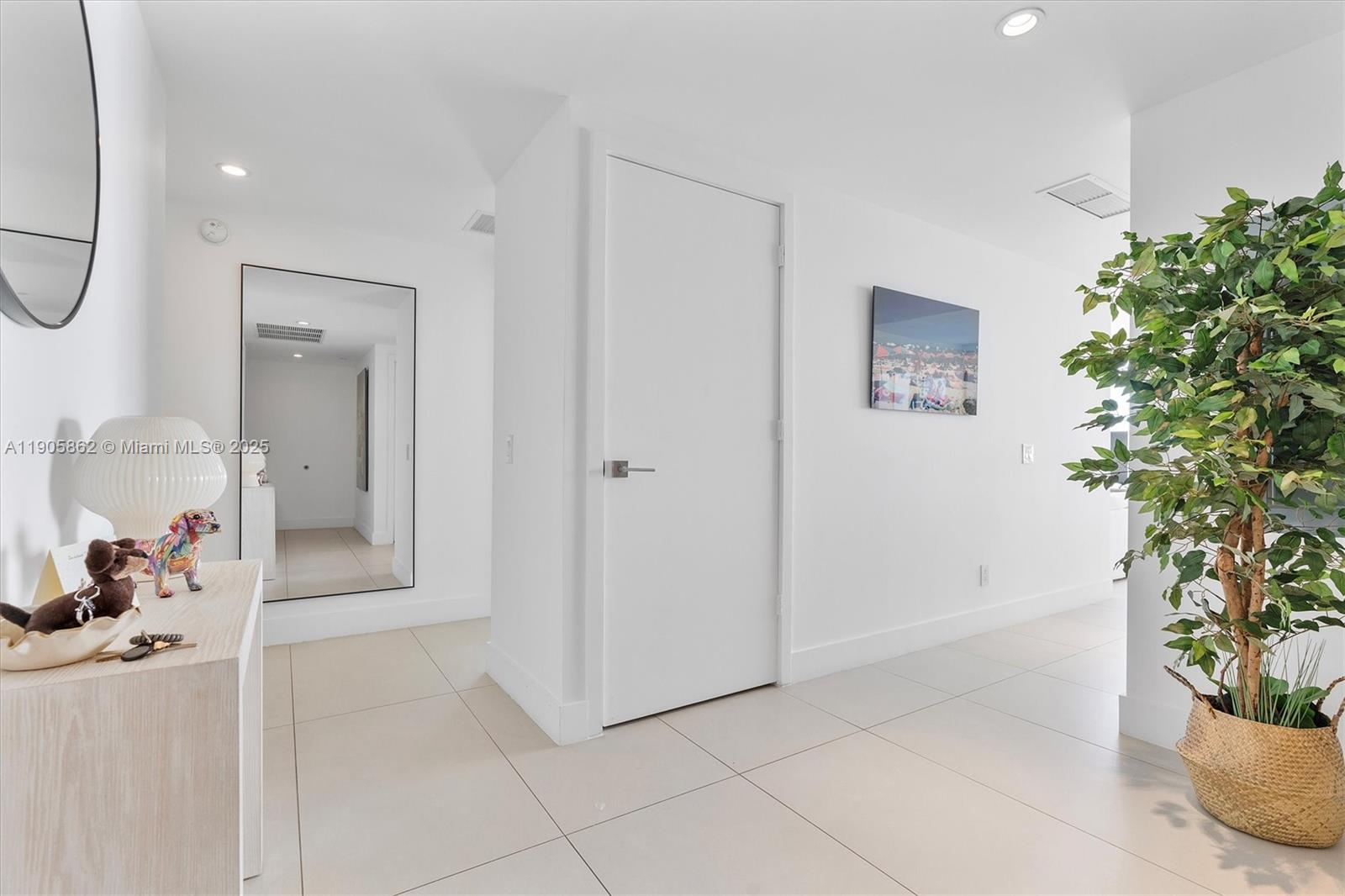 ONE PARAISO CONDO - Residential