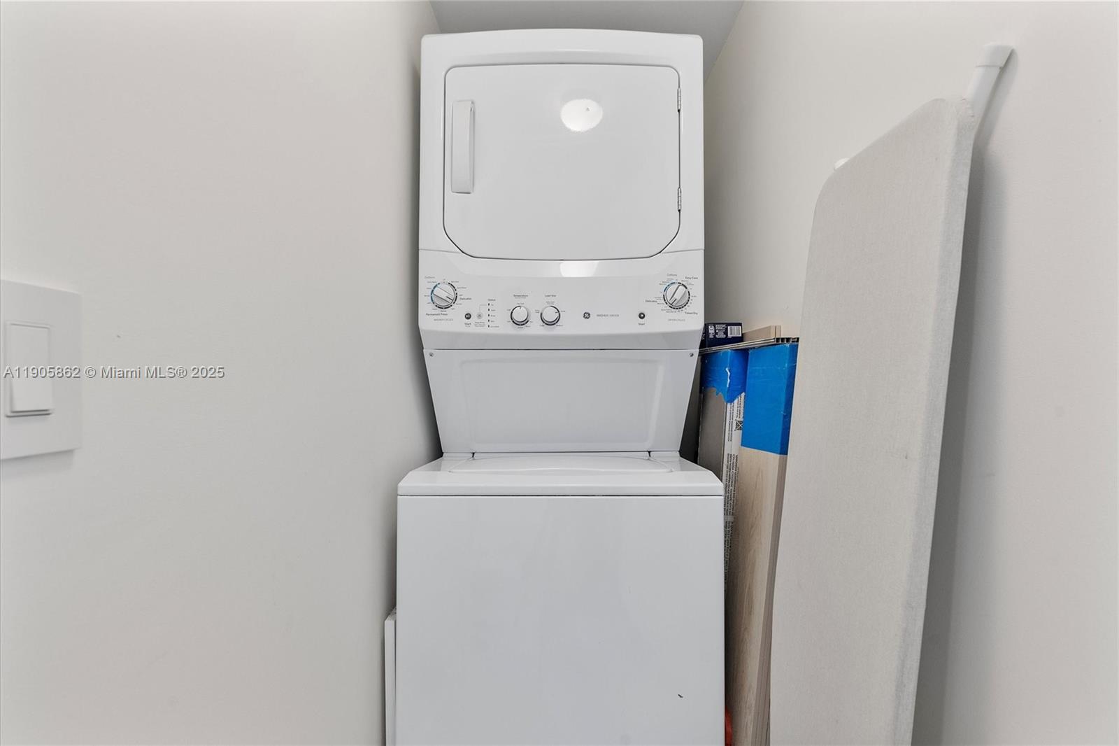 ONE PARAISO CONDO - Residential