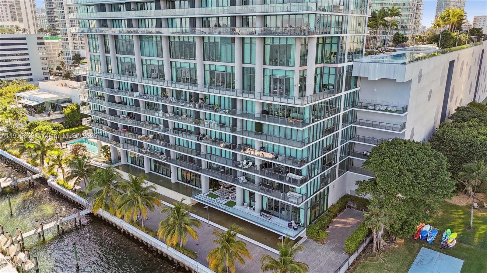 ONE PARAISO CONDO - Residential