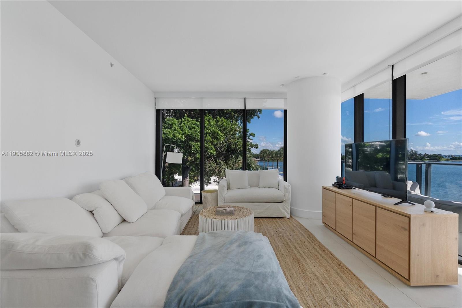 ONE PARAISO CONDO - Residential