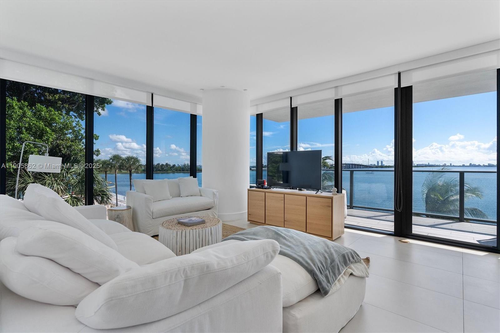 ONE PARAISO CONDO - Residential