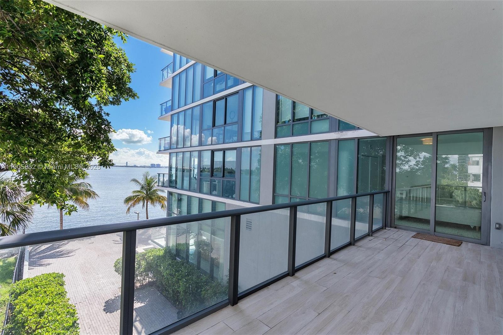 ONE PARAISO CONDO - Residential