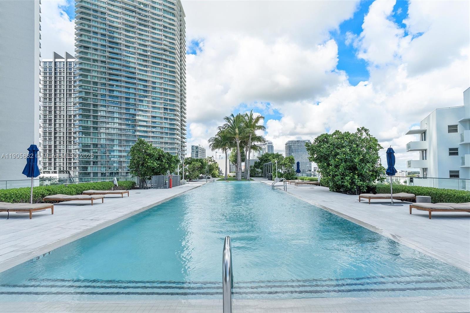 ONE PARAISO CONDO - Residential