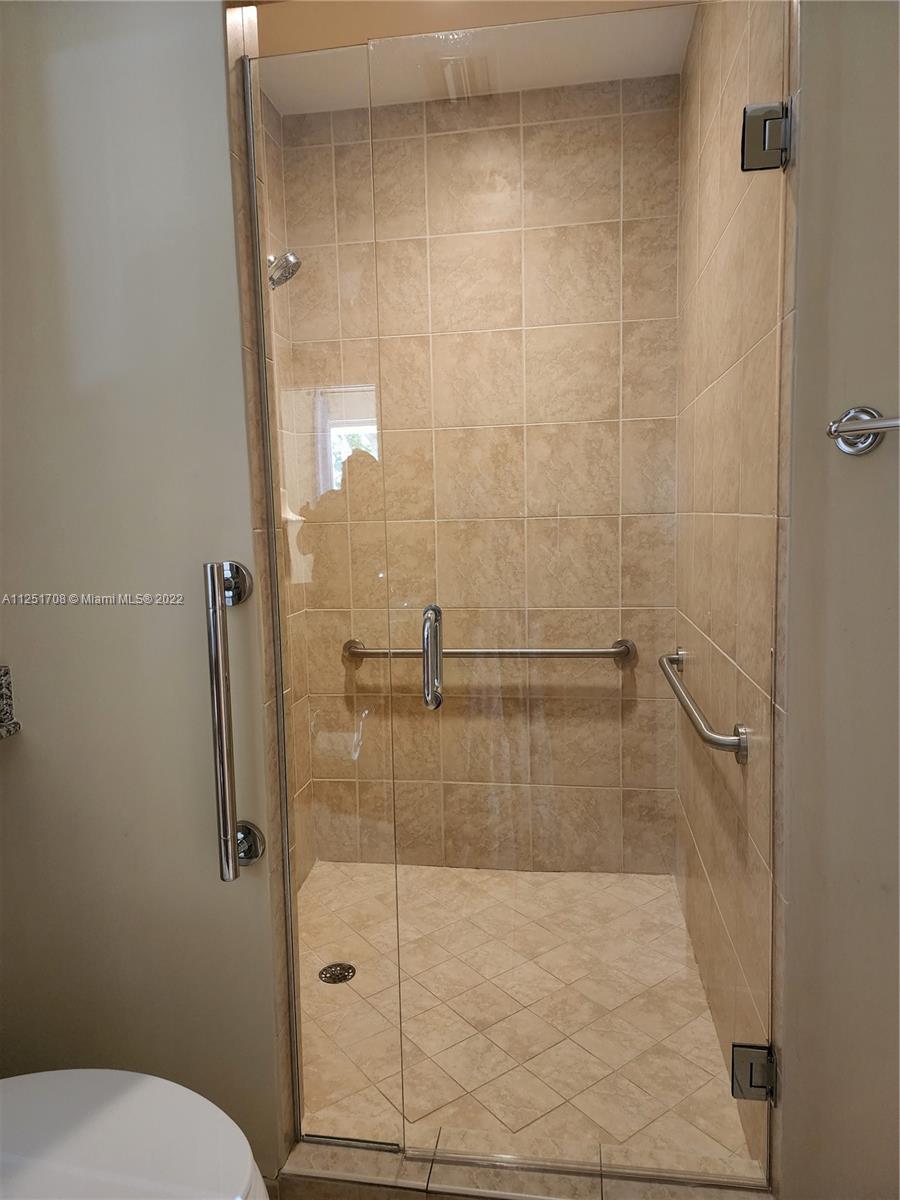 WESTON 55 PLUS CONDO - Residential Lease