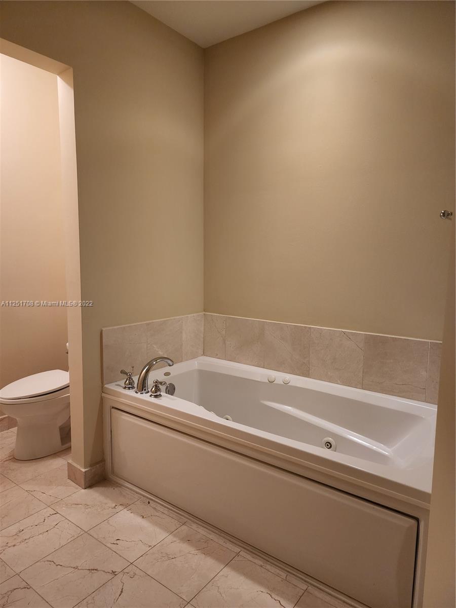 WESTON 55 PLUS CONDO - Residential Lease