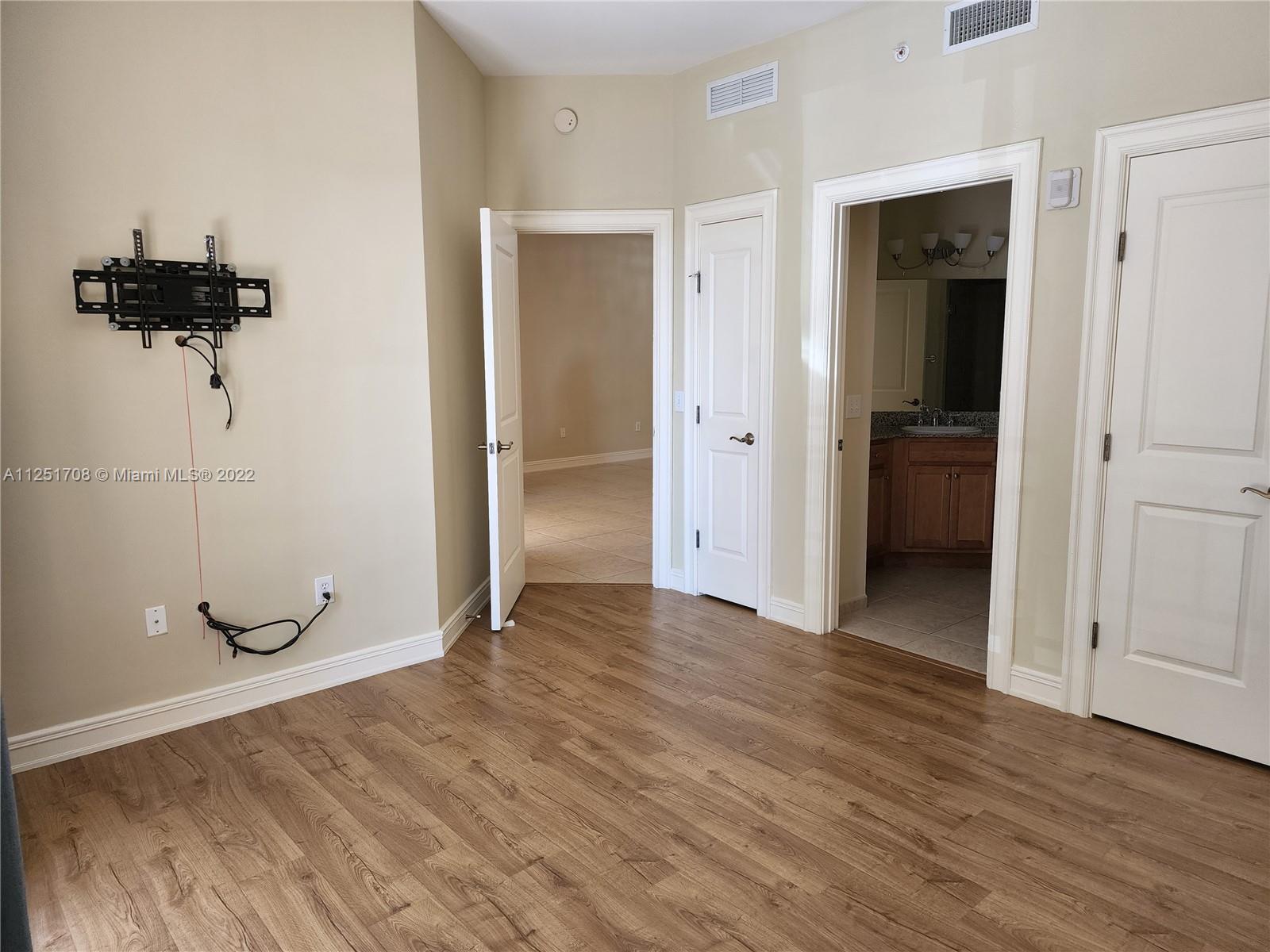 WESTON 55 PLUS CONDO - Residential Lease