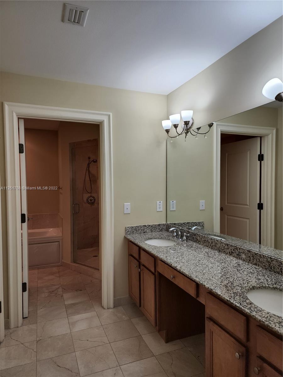 WESTON 55 PLUS CONDO - Residential Lease