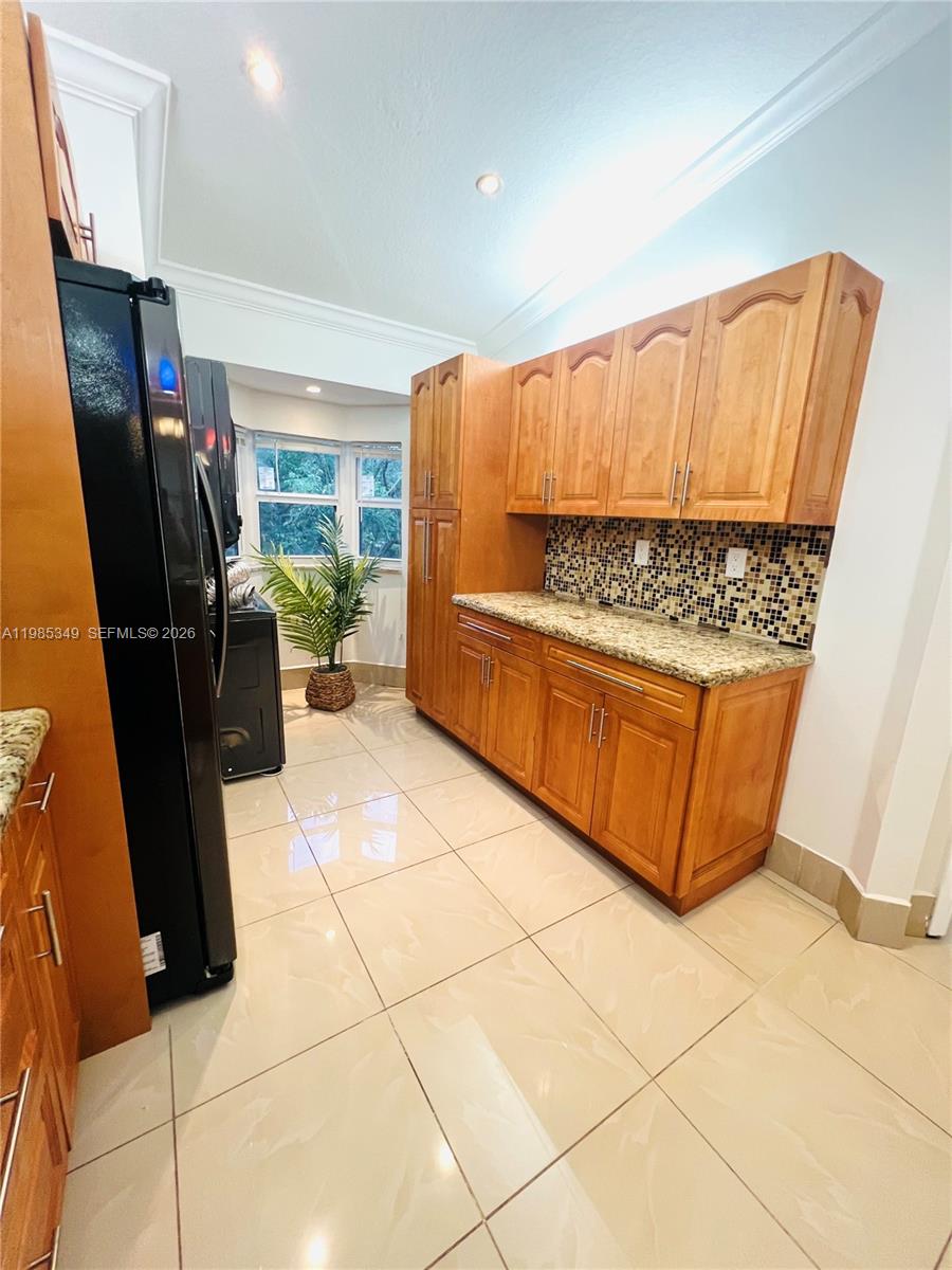 MONTEREY AT MALIBU BAY CO - Residential Lease