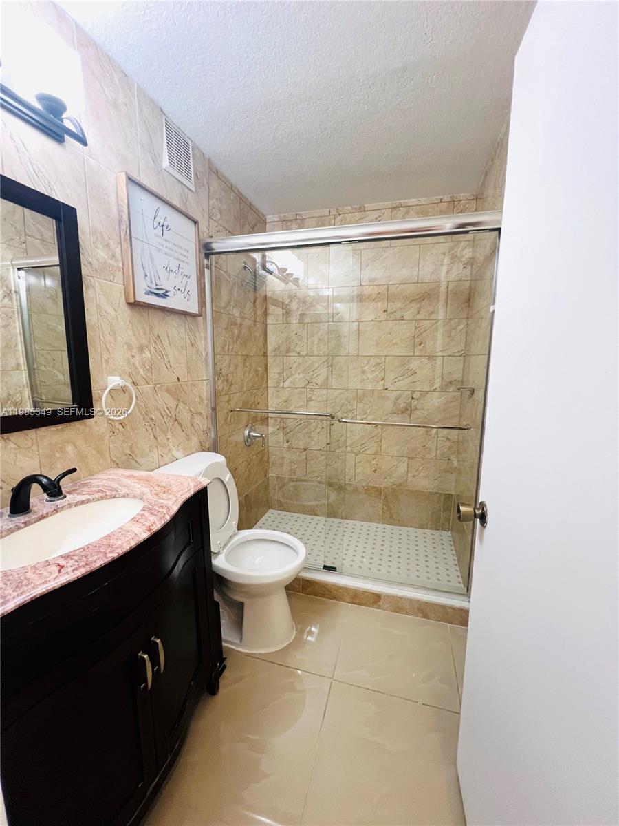 MONTEREY AT MALIBU BAY CO - Residential Lease