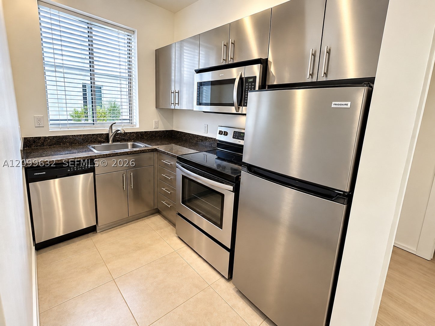 1000 Meridian Ave 17