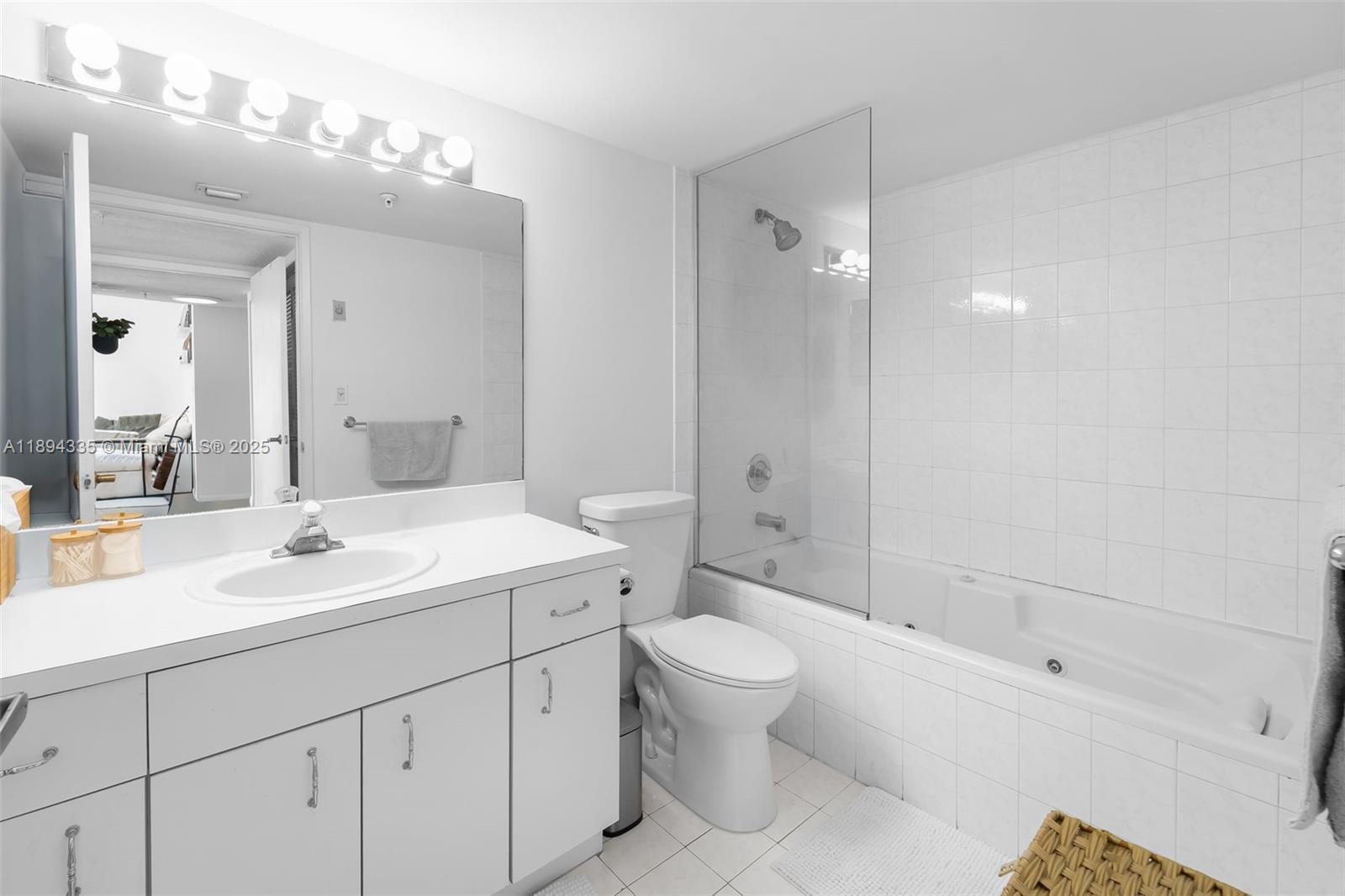 WEST BAY PLAZA CONDO - Residential