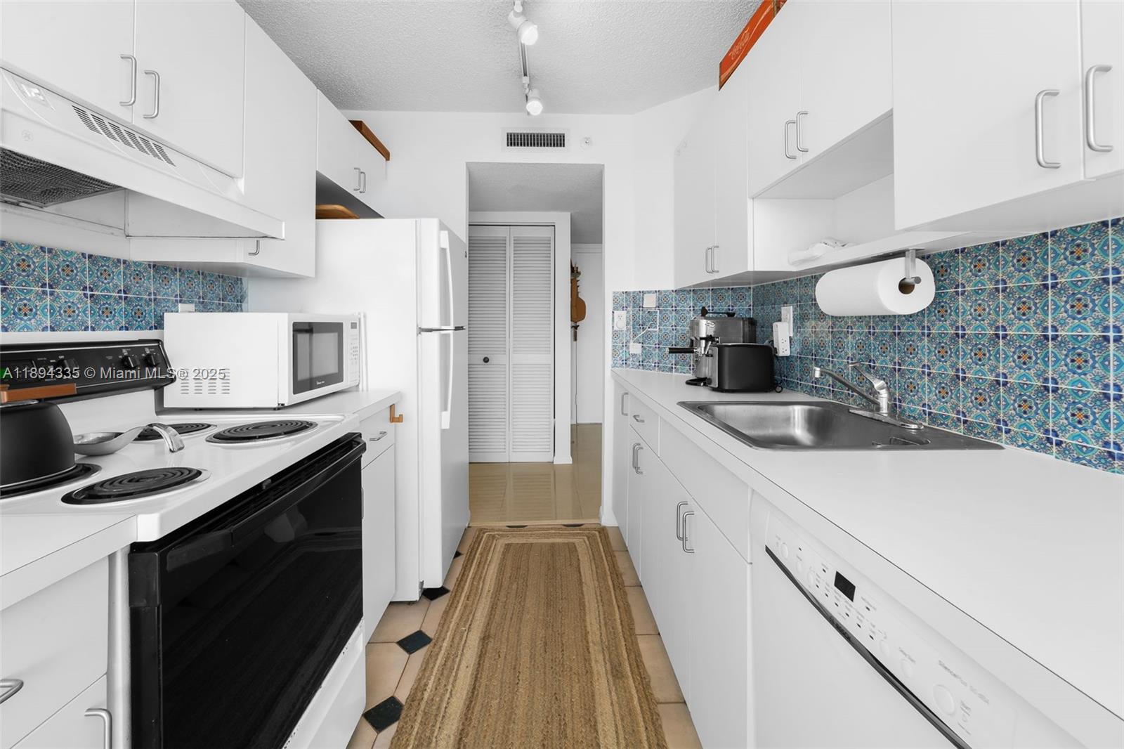 WEST BAY PLAZA CONDO - Residential